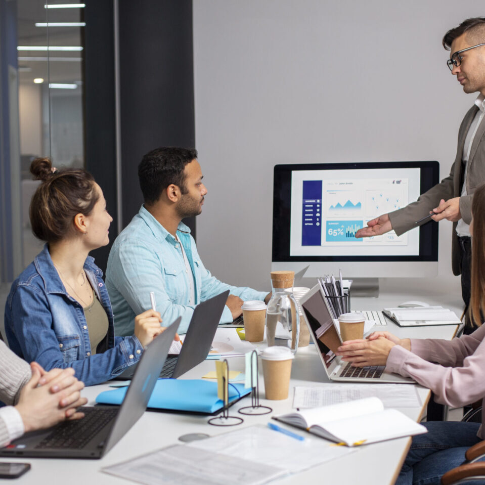 modern-equipped-computer-lab-scaled-1-1536x959